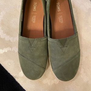Tom’s Green Suede Avalon Sneaker sz 8.5